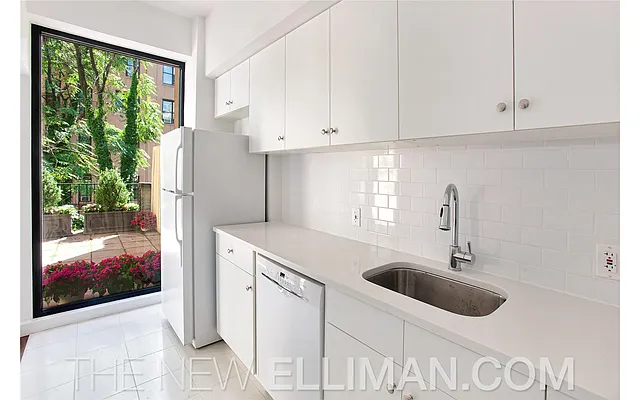 Rented by Douglas Elliman | media 14