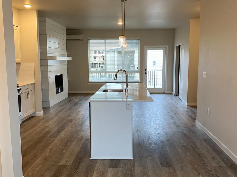 Large 3 bedroom Island