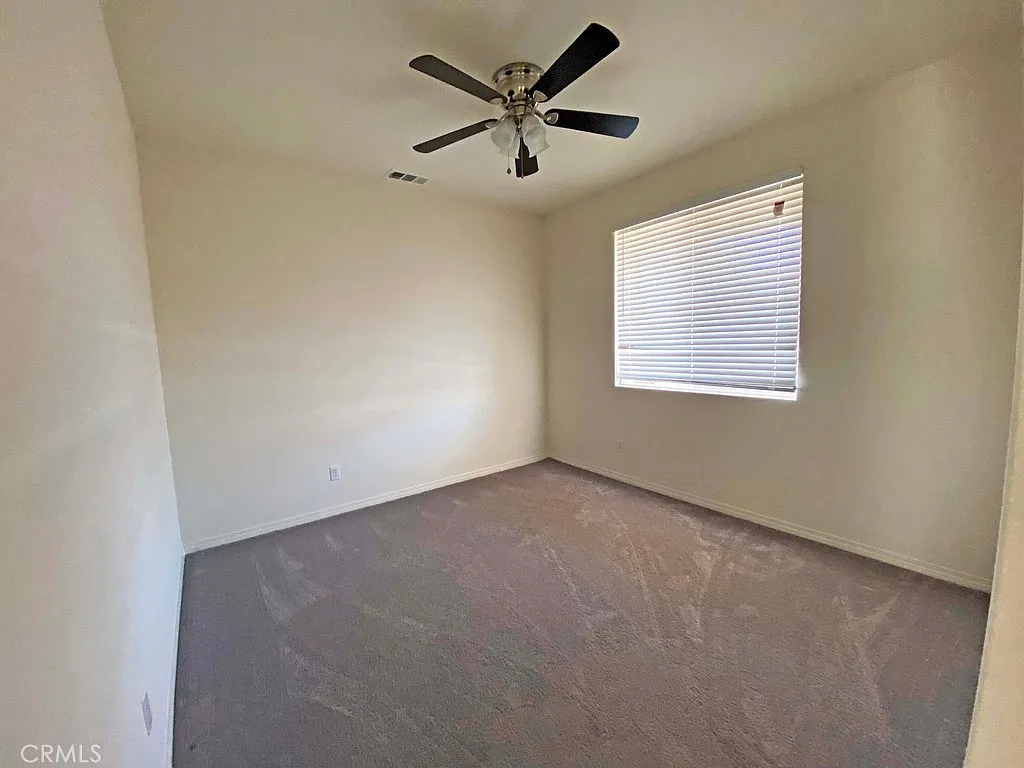 5 bed, 3389 sqft, $4,200 — Photo 4