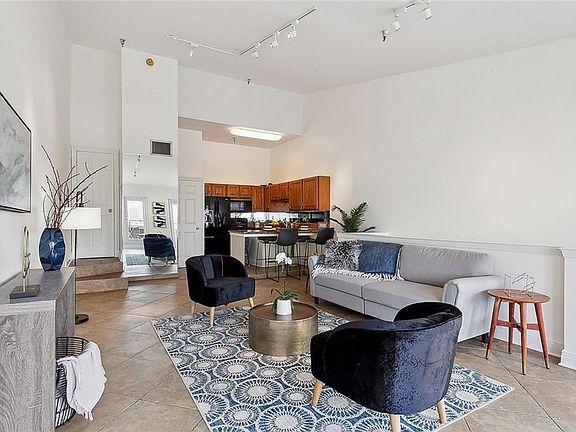 3rd image of 1107 S Peters St APT 503