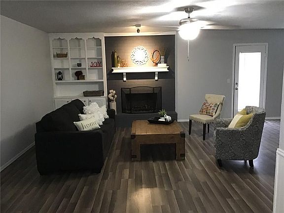 4th image of 10008 Ames Cir