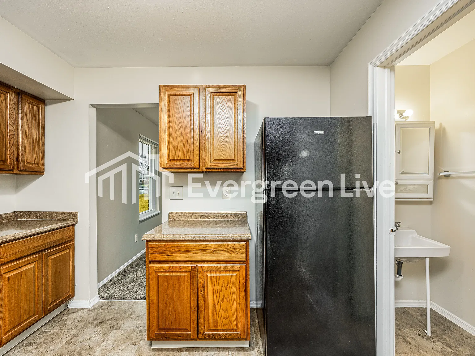 3 bed, 1.5 bath, 1867 sqft, $2,145 — Photo 4