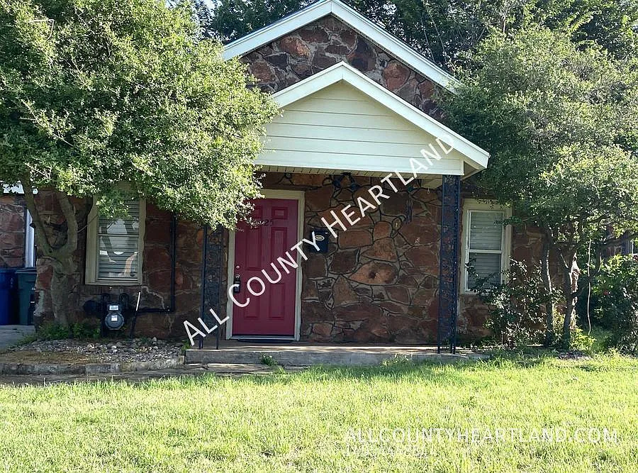 Updated 3-Bedroom Home in the Heart of Edmond! — Photo 1