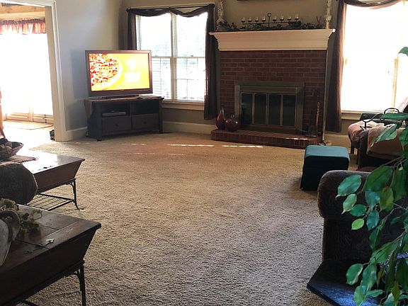2nd image of 2320 Weatherstone Cir SE