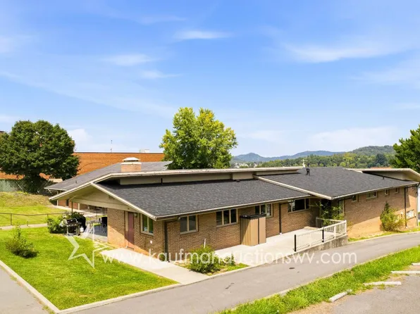 361 Lee Ave, Clarksburg, WV 26301