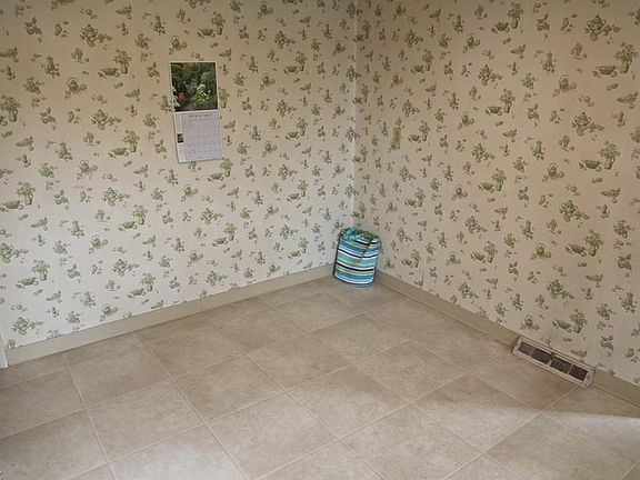5th image of 619 Guilford Blvd