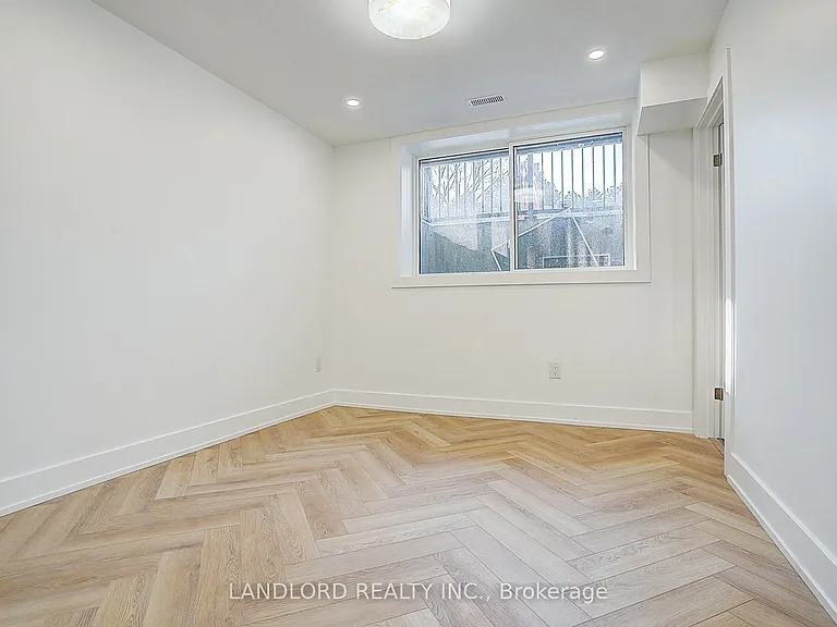 1146 Broadview Ave #4 — Photo 36