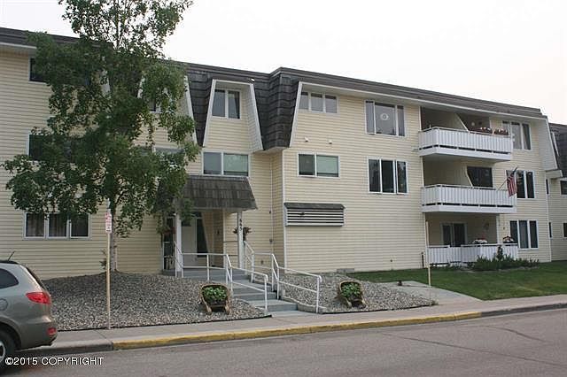 1st image of 665 10th Ave