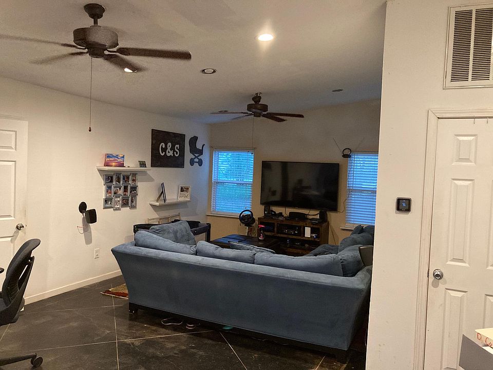 2nd image of 3213 Eaton St