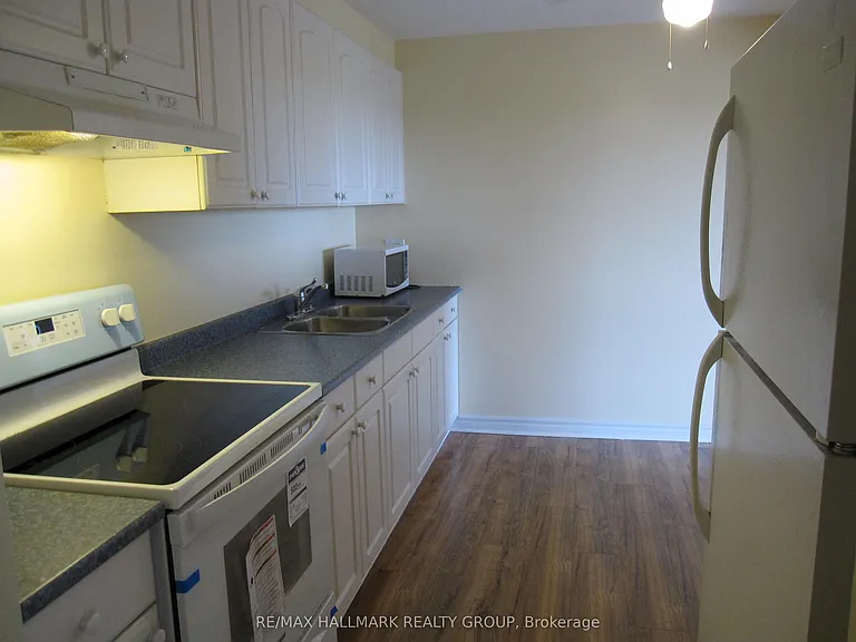 898 Elmsmere Rd #12 — Photo 6