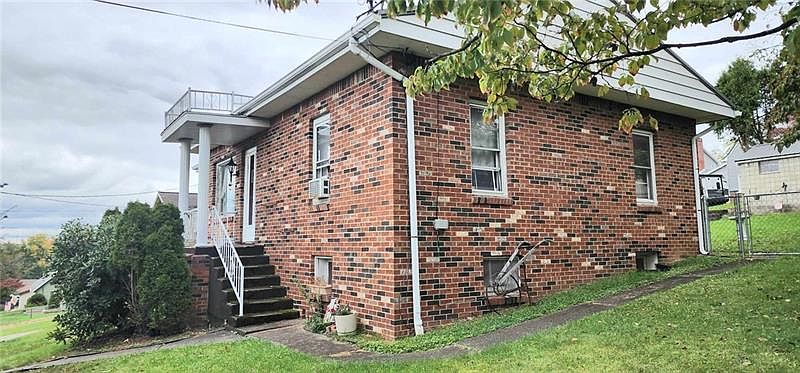 1717 2nd St, Connellsville, Pa 15425 