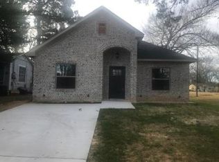 303 Maple Ave, Gladewater, TX 75647