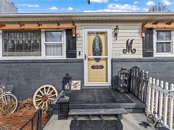 2nd image of 113 Hardy St