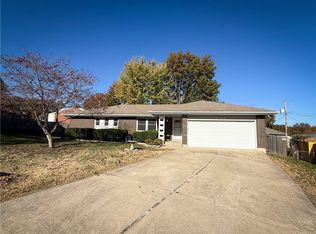 16400 E 29th Ter S, Independence, MO 64055