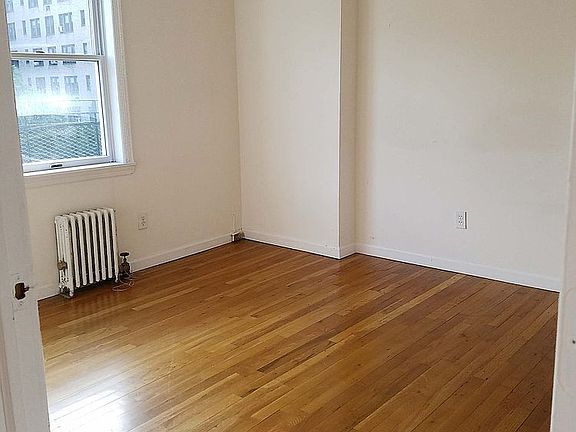 3rd image of 321 E 69th St APT 6A