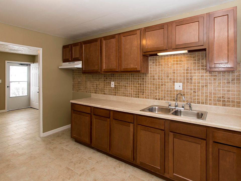 1st image of 57 Rockland Dr