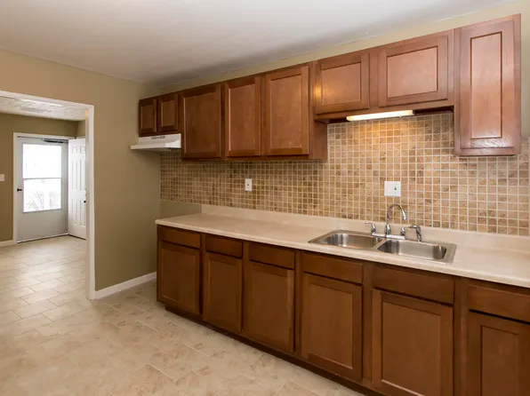 57 Rockland Dr, Fairborn, OH 45324