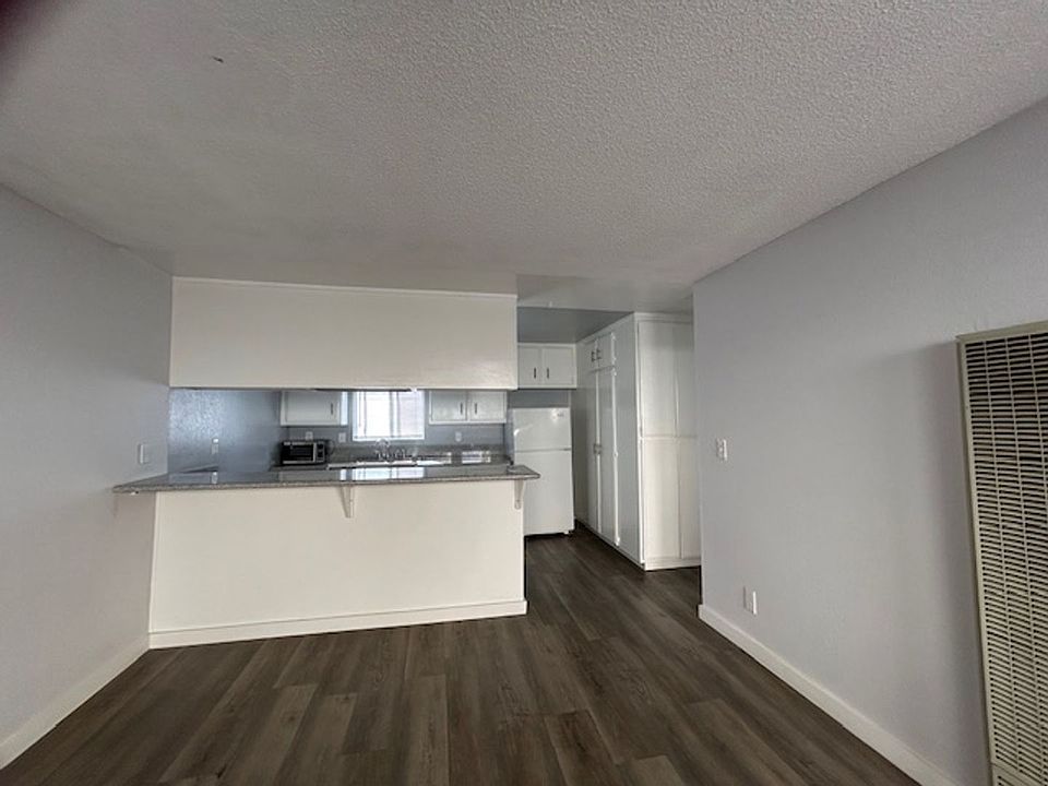 1st image of 1308 W 225th St APT 10