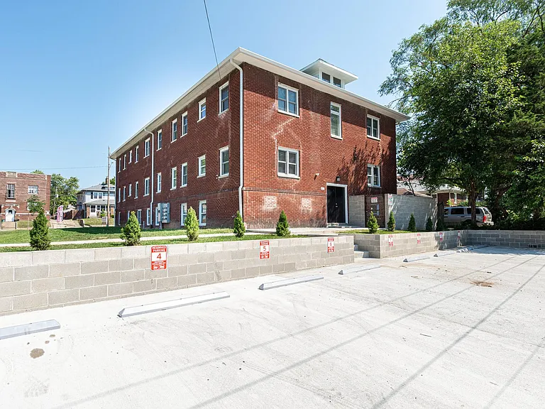 5143 E Washington St #101 — Photo 10