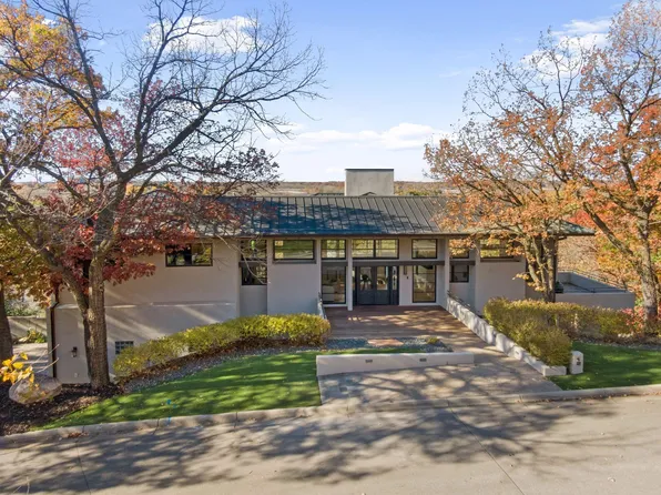 12 Overholt Pass, Edina, MN 55439