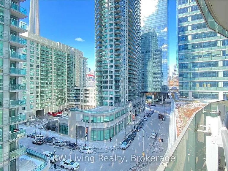 12 York St #406 — Photo 11
