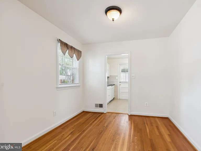 9923 Mayfield Dr — Photo 6