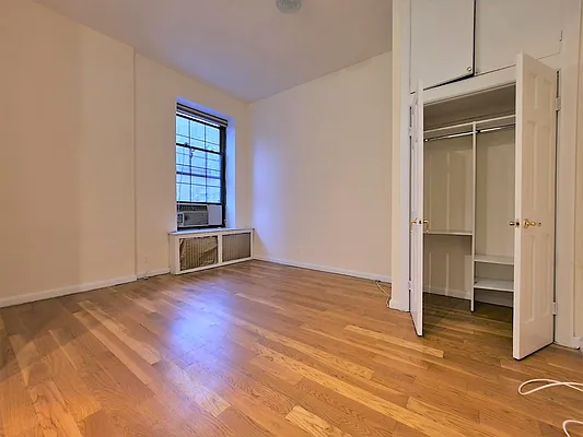 Rented by Gold & Appel Realty Corp | media 7