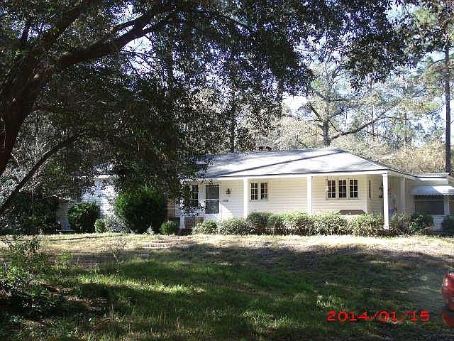 2nd image of 1220 10th St SE