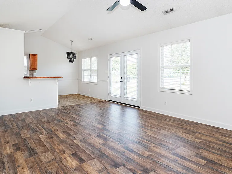 1575 Windy Holly Ln — Photo 5