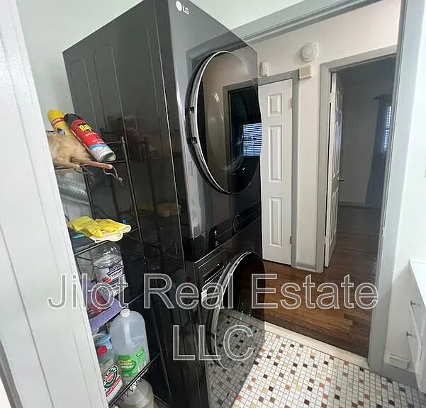 2485 Jefferson Ter — Photo 10