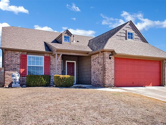 3rd image of 2014 Greenleaf Ct