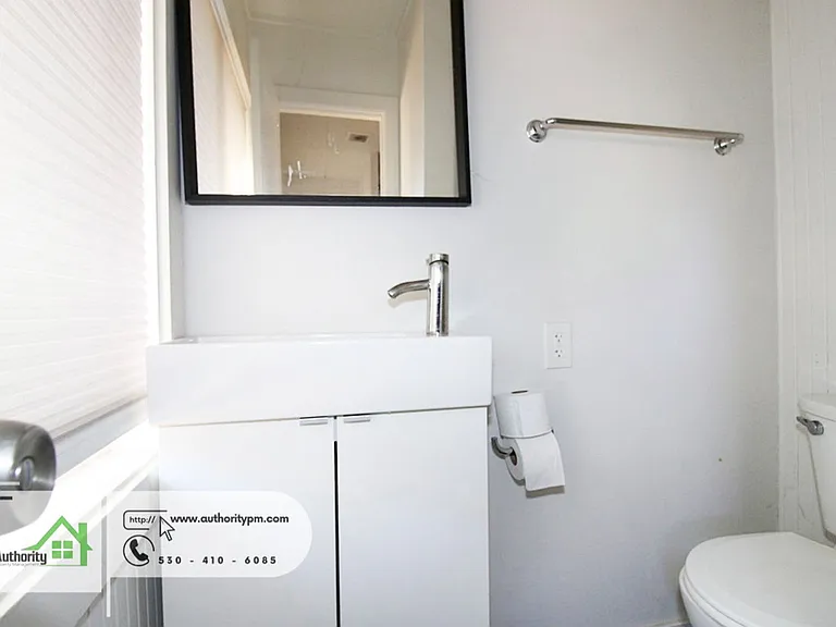 1365 Chestnut St — Photo 12