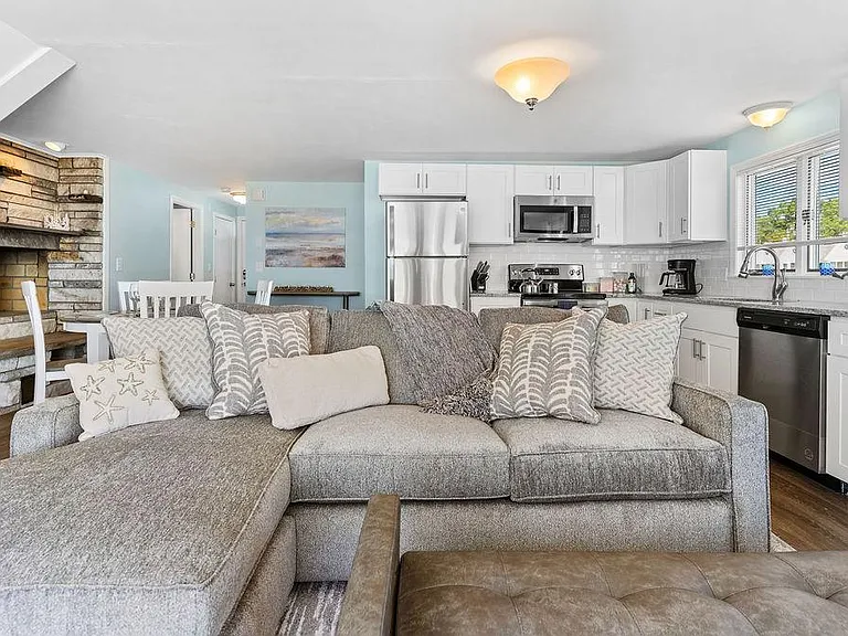911 Ocean Blvd #8 — Photo 10