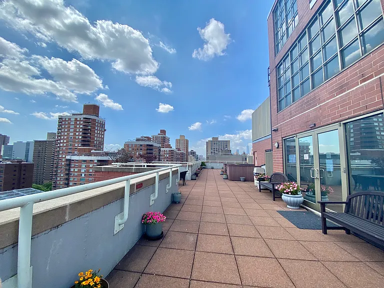 250 E 30th St #10F — Photo 8