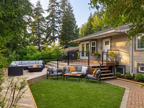 1850 Westover Rd, North Vancouver, BC V7J 1X8