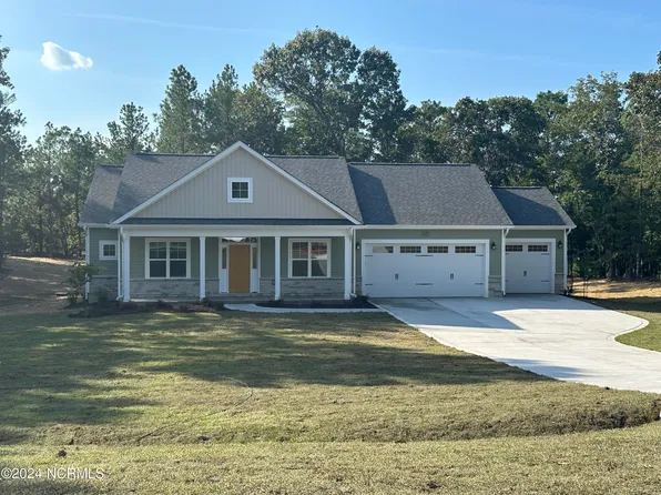 135 Courtland Circle, Foxfire Village, NC 27281