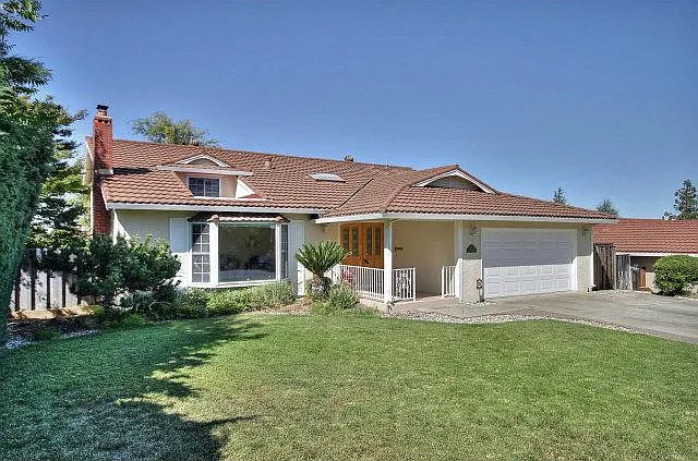 22391 Carnoustie Ct — Photo 1