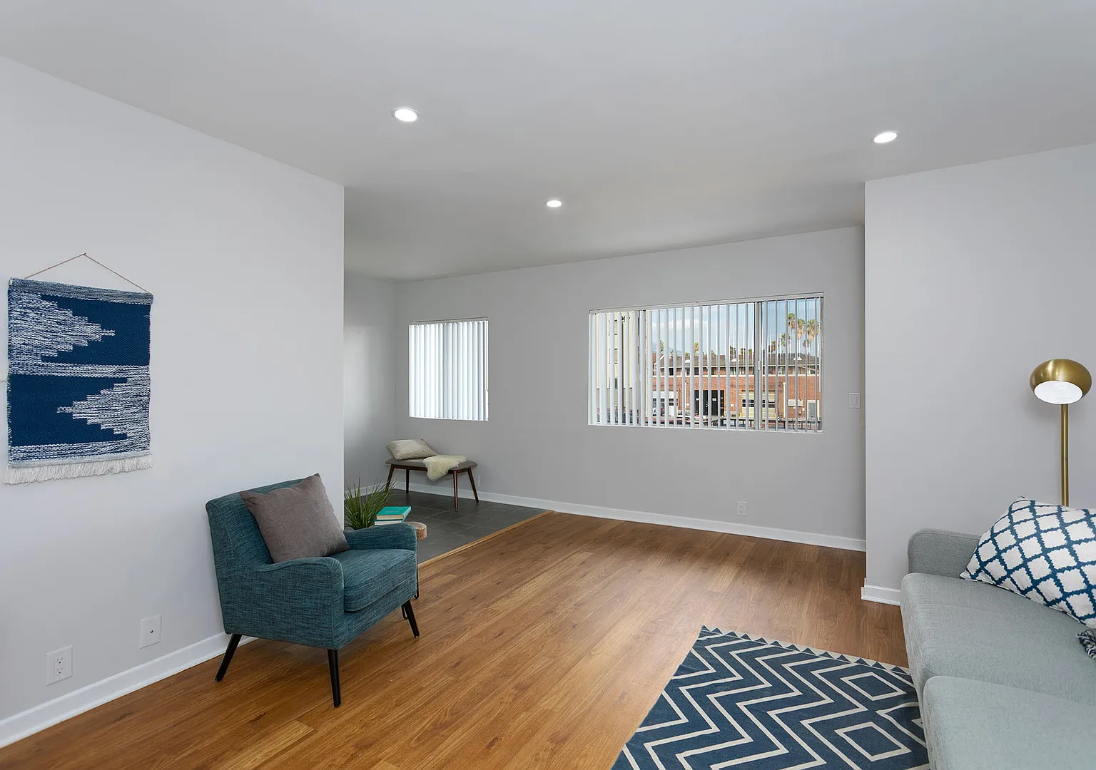 815 E Villa St — Photo 3
