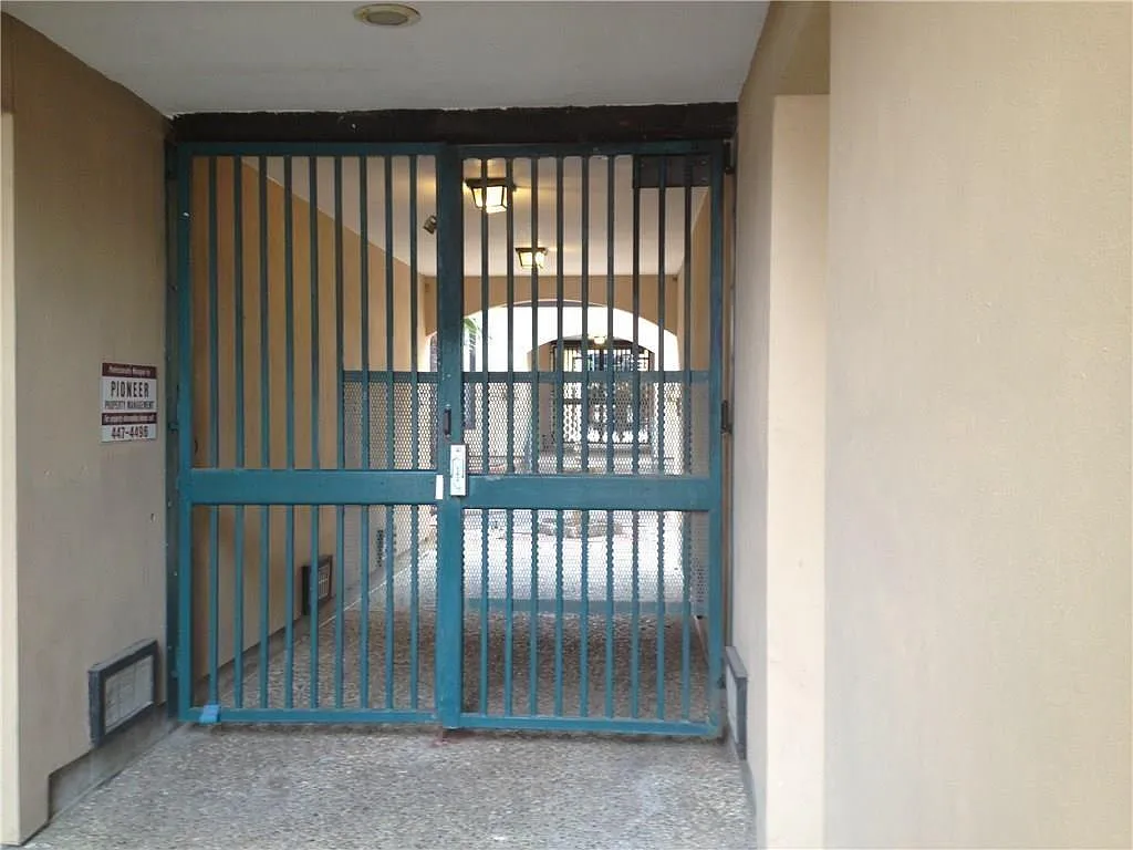 2 bed, 1.0 bath, 777 sqft, $1,400 — Photo 2