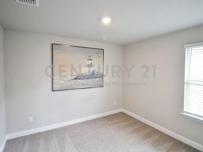 1449 Bennett Dr — Photo 10