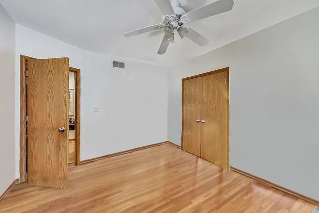 917 W Lakeside Pl #1W — Photo 6