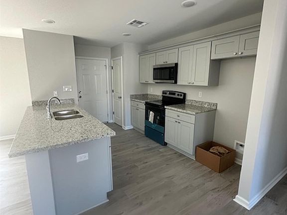 4th image of 216 Lafaye Ave