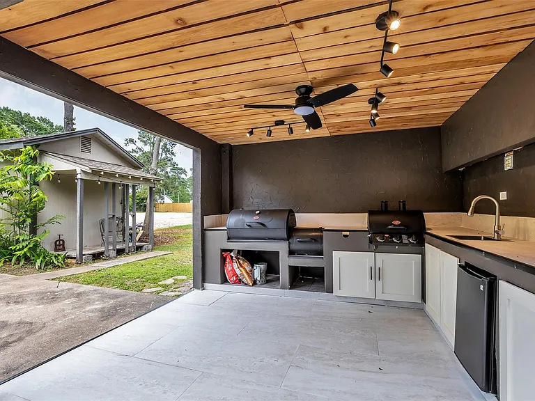 22502 Fields Ln — Photo 35