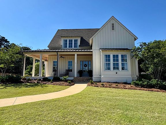 3rd image of 404 Herons Ct
