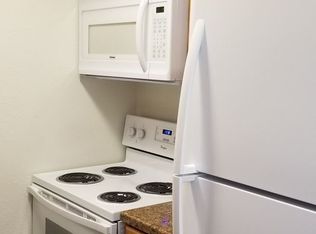 218 21st St NW APT 13, Owatonna, MN 55060