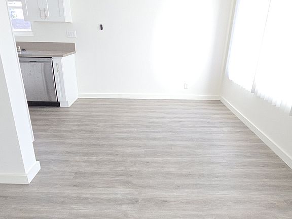 5th image of 3375 Overland Ave #4