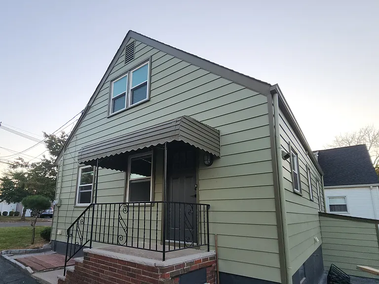 36 Liberty Ave — Photo 3