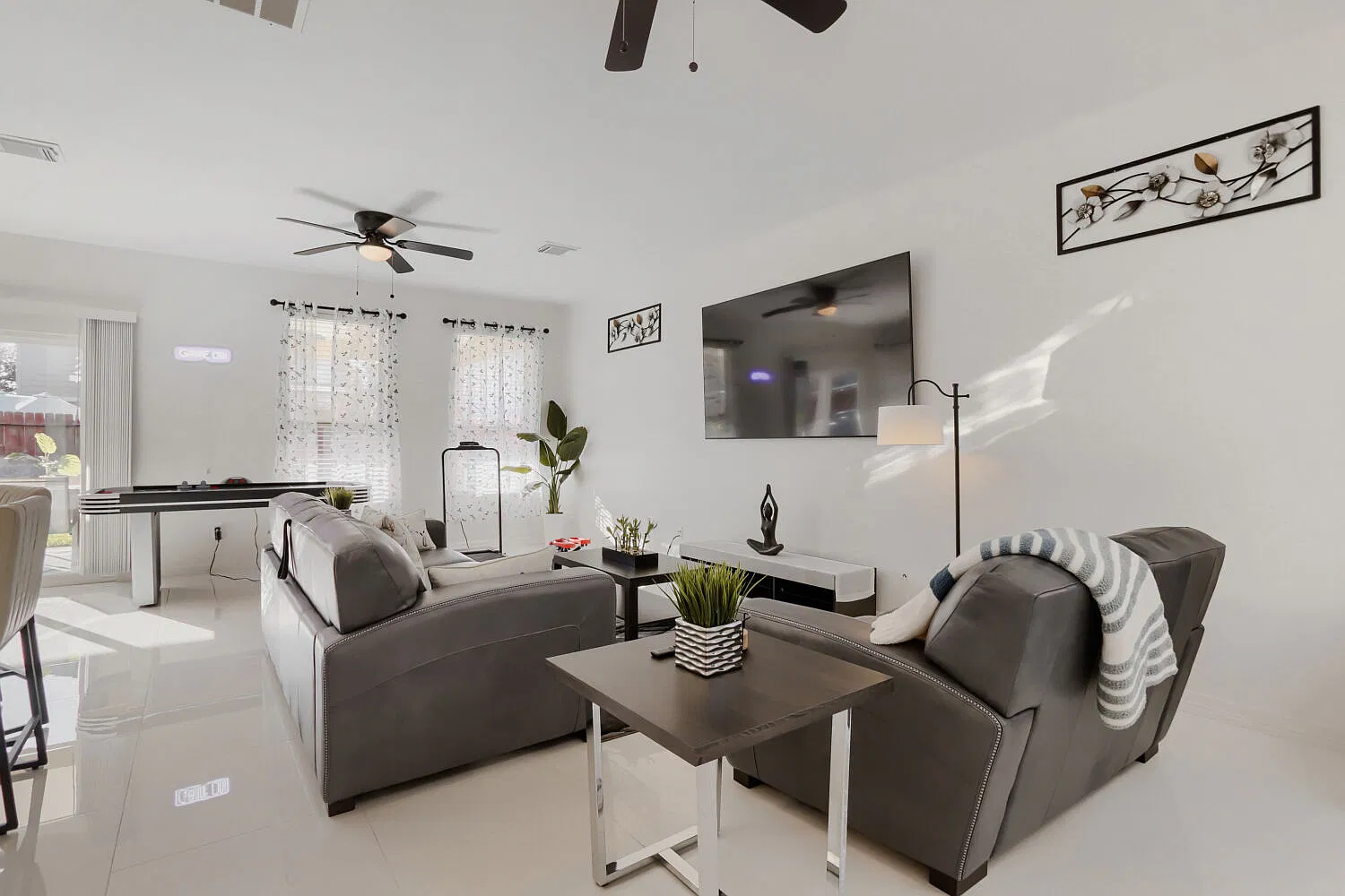 4 bed, 2.5 bath, 2226 sqft, $6,804 — Photo 4