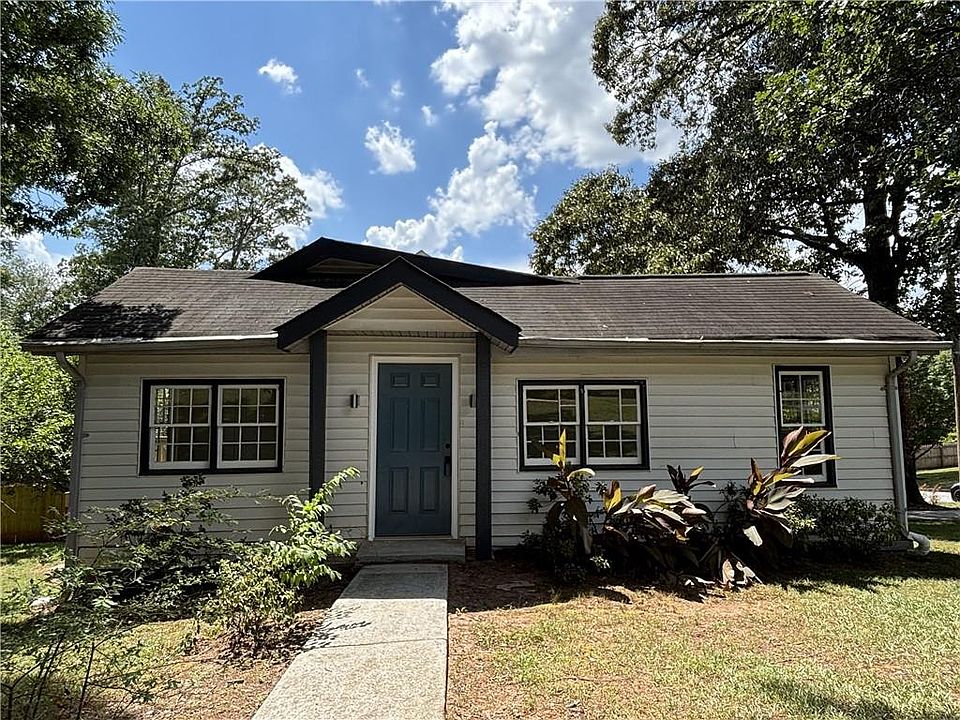 1st image of 2469 Glynn Dr SE
