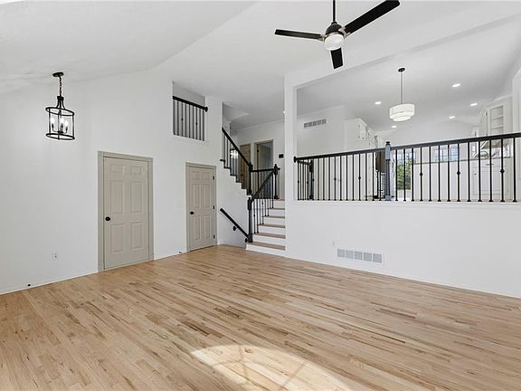 5th image of 12155 S Tallgrass Dr